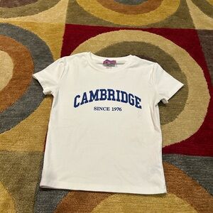 NWOT Edikted Cambridge Baby Tee Shirt Graphic White Size Small